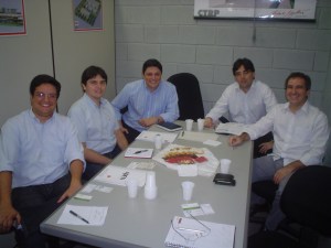 Empresários de Marília visitam a APETI